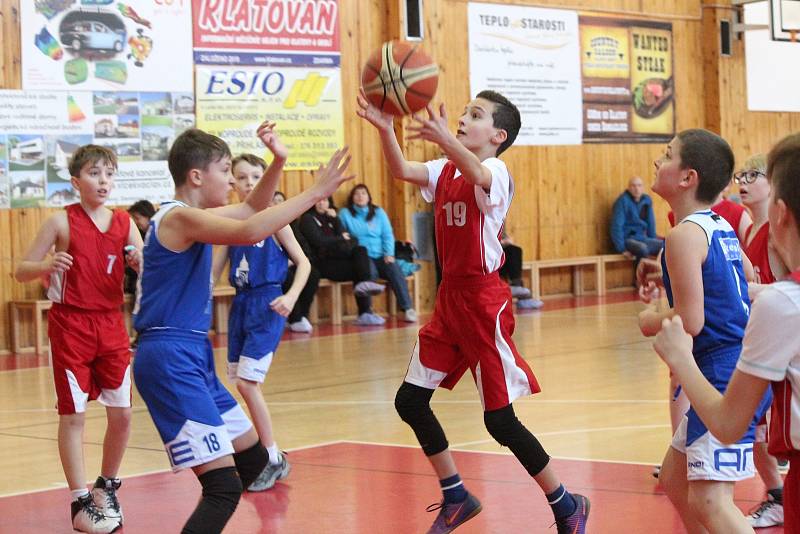 Kvalifikace o národní finále nejmladších minižáků v basketbalu - zápas Klatovy (červení) - Domažlice.