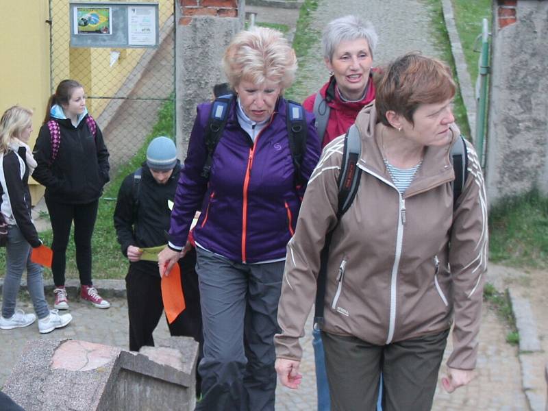 Tradiční turistický pochod Gymnaziální padesátka se šel v Klatovech 12. 4. 2014