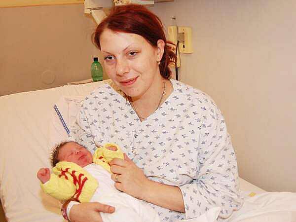 Natali Dušková z Hor Matky Boží se narodila v klatovské porodnici 19. prosince v 1.32 hodin. Vážila 3050 gramů a měřila 49 cm. Rodiče Petra a Ladislav znali dopředu z ultrazvuku pohlaví svého druhého potomka.