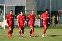 I. B třída Středočeského kraje, skupina D (3. kolo): SK Slavia Jesenice (bílé dresy) - TJ Sokol Červené Janovice 5:3 (2:1). Vlevo Luděk Kaufman