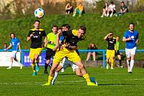 Krajský přebor, 21. kolo: SK Rapid Plzeň (na snímku fotbalisté v modrých dresech) - TJ Sokol Lhota 0:3 (0:3).