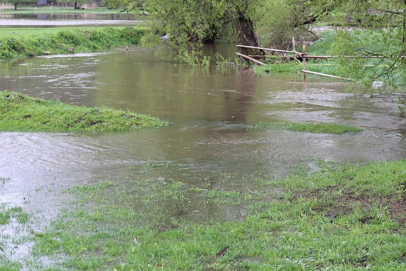 Zatopené louky v Dolanech a Svrčovci.