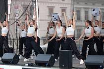 Tanečníci ZUŠ Klatovy předvedli své kreace na zahájení turistické sezony v Klatovech.