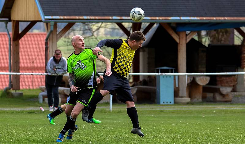 17. kolo III. třídy: Sokol Hartmanice (žlutočerní) - Železná Ruda 3:1.