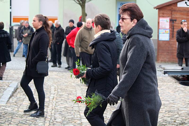 Pohřeb Emila Kintzla v Kašperských Horách.