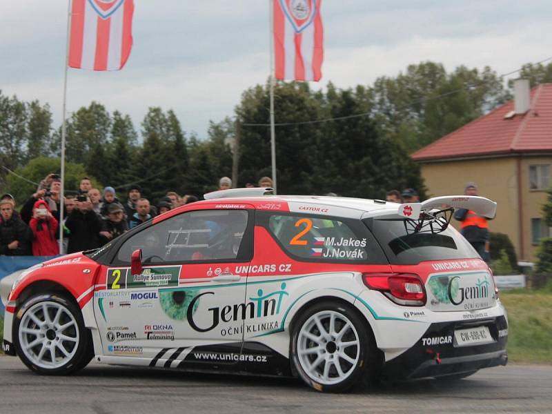 Jako první absolvovaly posádky 49. Rallye Šumava Klatovy tradiční Klatovský okruh.