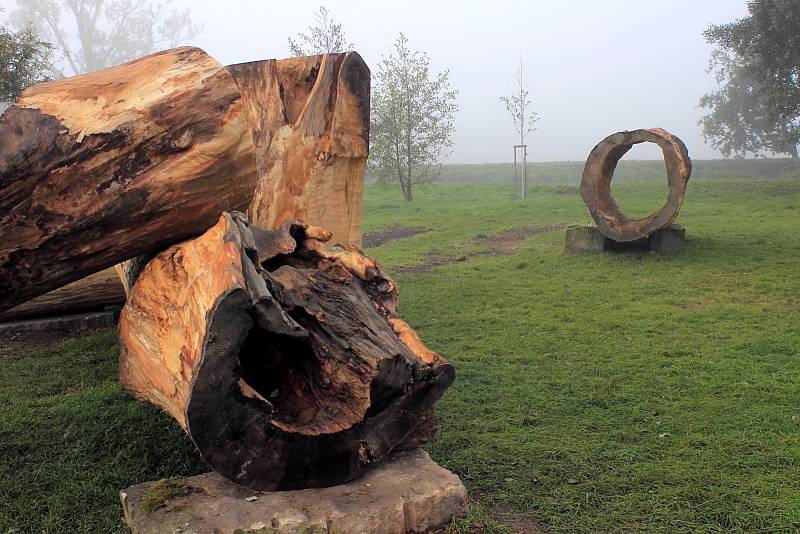 Land art u hradu ve Švihově.