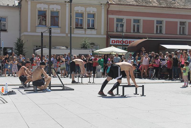 SOUTĚŽ O NEJVĚTŠÍHO JEDLÍKA KAŠE už se stala pravidelnou součástí horažďovických Slavností kaše.