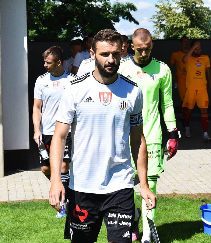 SK Dynamo České Budějovice (bílí) - FK Dukla Praha 3:1.