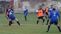 Fotbal Sokol Hradešice B - TJ Milčice (modří).