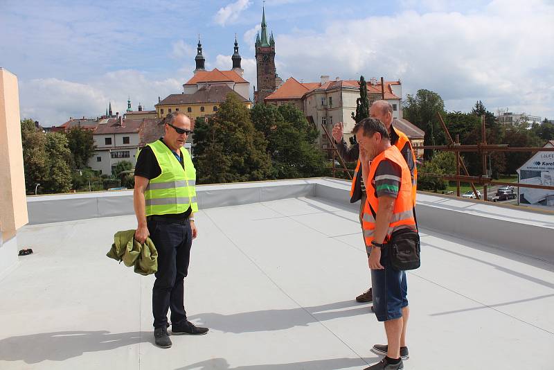 Oprava kulturního domu v Klatovech.