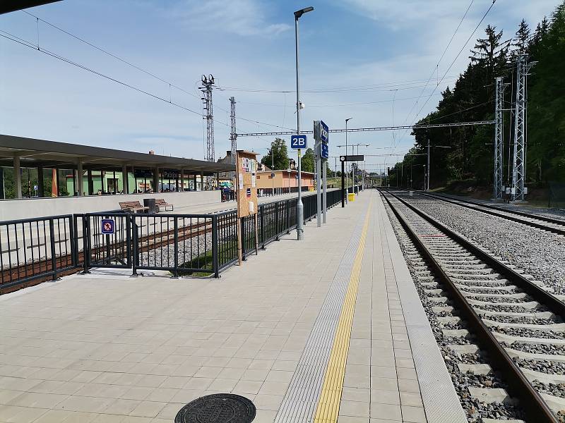 Slavnostní otevření podchodu v železniční stanici Pačejov.