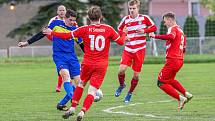 5. kolo OPM: FC Švihov (na snímku fotbalisté v červenobílých dresech) - TJ Sokol Chudenice (modří) 2:2 (2:0).