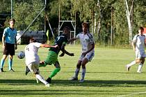 I. A třída Hlavní město Praha, skupina B (2. kolo): SK Uhelné sklady Praha (na snímku fotbalisté v zelených dresech) - SK Aritma Praha B 2:3.