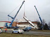 Instalace kolony odparky v Lyckeby Amylex Horažďovice nebyla jednoduchá. Jen tento díl měřil 22 metrů a vážil 57 tun.