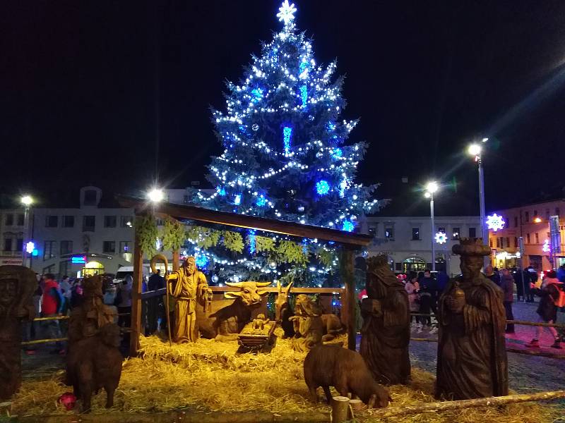 Rozsvícení vánočního stromu v Klatovech a výzdoba centra.