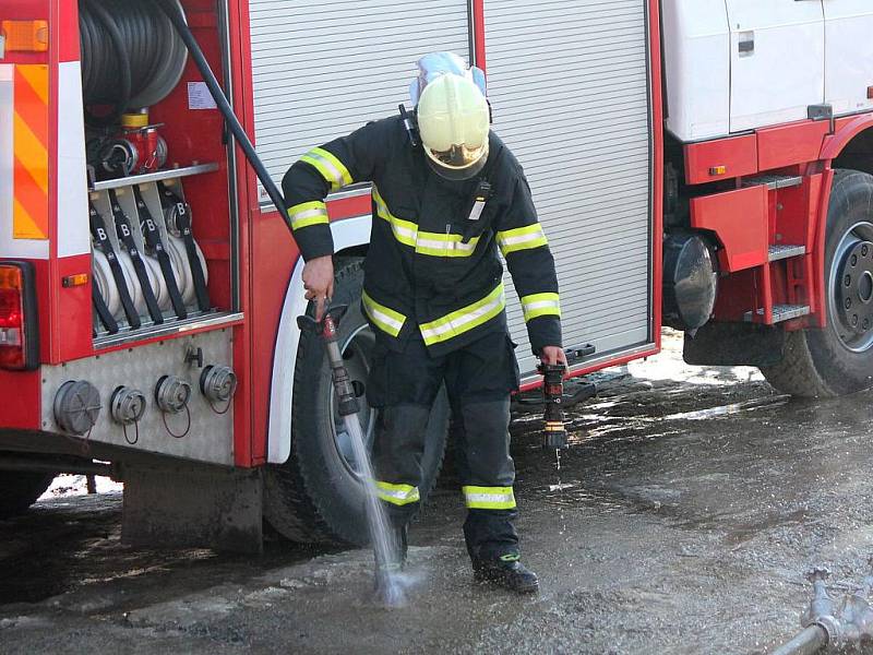 Středeční požár stodoly ve Smrčí