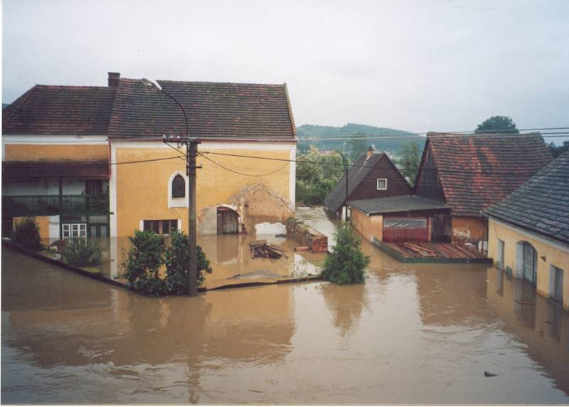 Švihov v době povodní v roce 2002. Foto: archiv