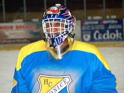  Hokejisté SHC Maso Brejcha Klatovy porazili v nedělním utkání šestadvacátého  kola druholigové skupiny Západ své hosty z HC Roudnice nad Labem vysoko 8:3.