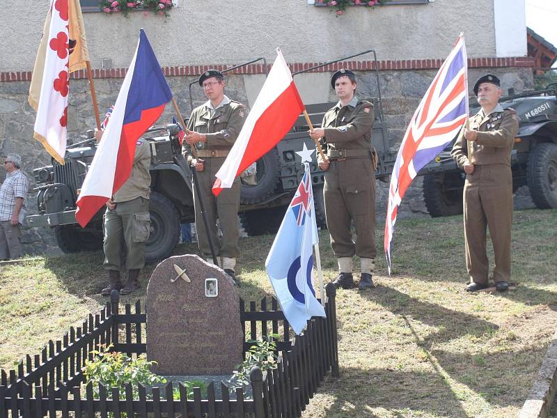 Vzpomínka na vlkonického rodáka, stíhacího pilota RAF Matěje Pavloviče