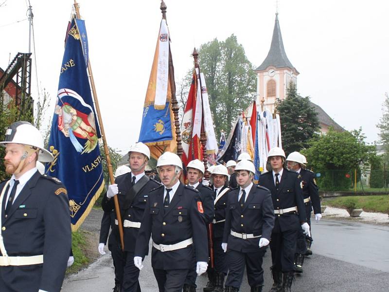 Oslava 115. výročí založení SDH Milínov  a okresní oslavy sv. Floriána u příležitosti  150. výročí založení I. hasičského sboru ve Velvarech  v sobotu 3. května 2014 v Milínově 