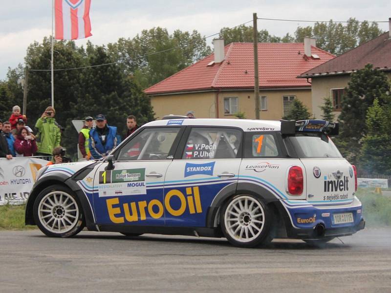 Jako první absolvovaly posádky 49. Rallye Šumava Klatovy tradiční Klatovský okruh.