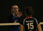 Volejbalistky Klatovy (na archivním snímku) začínají novou sezonu v krajském přeboru na palubovce domažlického béčka.