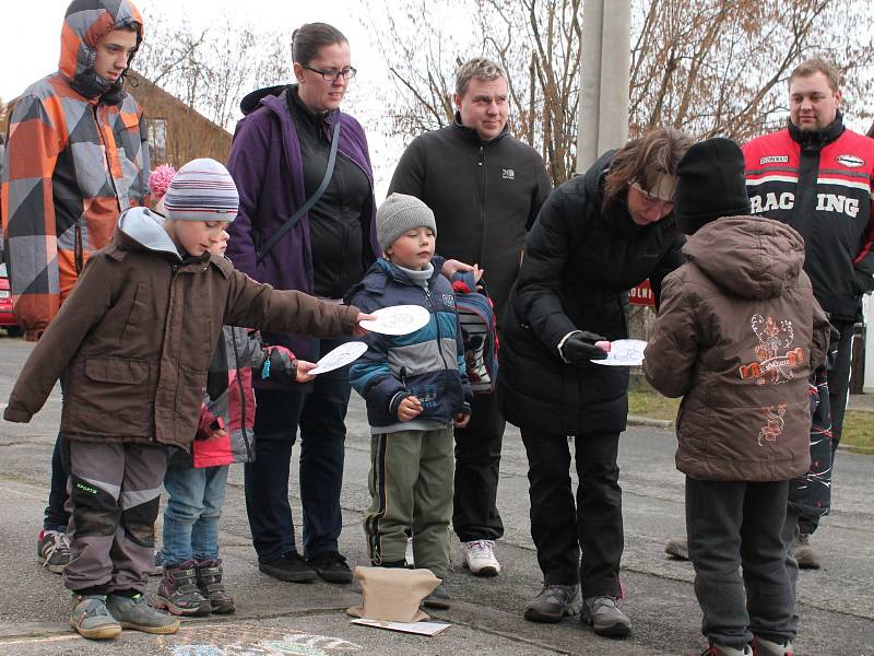 Děti ze Švihova hledaly velikonočního zajíčka 2016