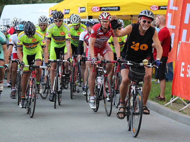 Start cyklistického závodu Author Král Šumavy Road 2017