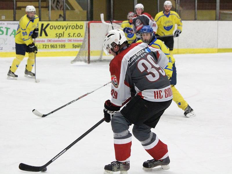 Krajská soutěž mužů 2016/2017 - čtvrtfinále play-off: HC Bidlo Malá Víska (šedé dresy) - Sokol Horní Lukavice 4:3 (samostatné nájezdy 2:1)