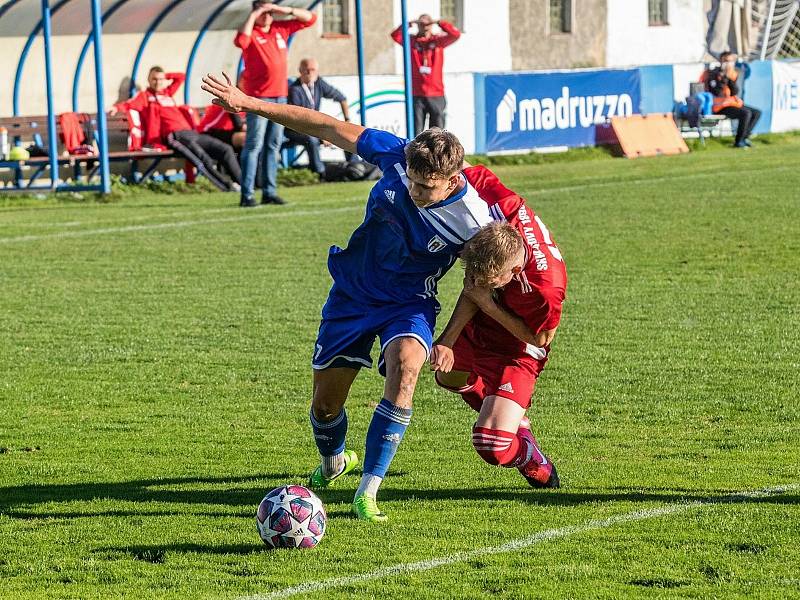 Fotbalisté divizních Klatov remizovali v 11. kole soutěže na hřišti Soběslavi 2:2, i když po prvním poločase vedli o dvě branky.