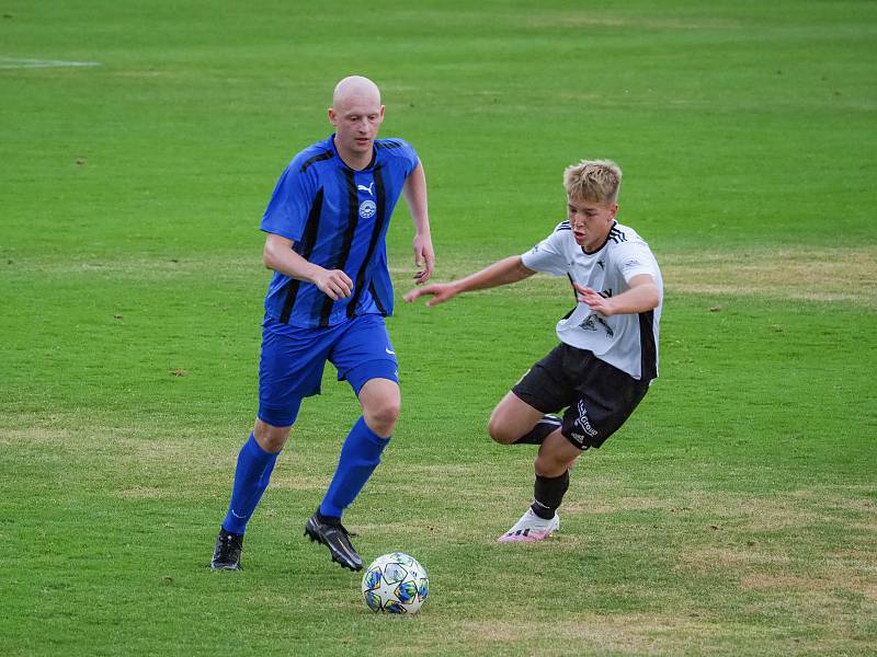 Z archivu: FK Okula Nýrsko (modří) - TJ Přeštice B 1:1.