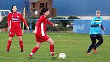 Česká divize žen, skupina C (10. kolo): SK Klatovy 1898 (na snímku fotbalistky v červených dresech) - TJ Calofrig Borovany 9:1 (3:1).