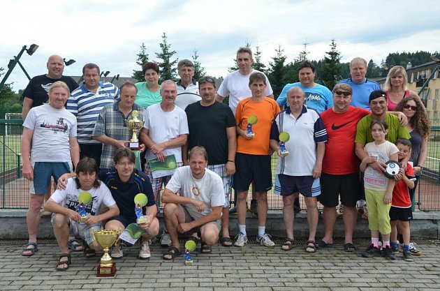 V Pačejově už deset let hrají tenis, daří se i fotbalu.