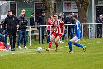 Fotbalisté TJ Start Luby (na archivním snímku hráči v červenobílých dresech) vyhráli na hřišti Kralovice jednoznačně 4:0.