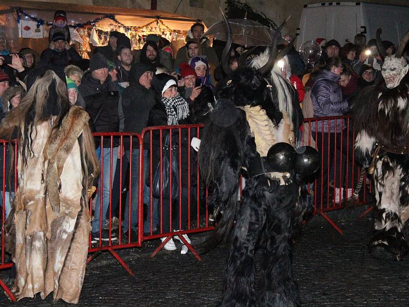 Krampusové v Chudenicích.