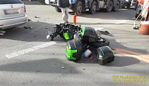 Ve Velkém Boru se srazila motorka s osobním autem.