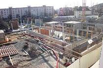 Aktuální pohled na výstavbu monobloku Klatovské nemocnice.