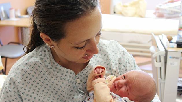 Milan Škvarenina z Nýrska (3070 g, 49 cm) se narodil v klatovské porodnici 10. září v 6.14 hodin. Rodiče Andrea a Milan přivítali prvorozeného očekávaného syna na světě společně.