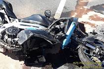 Vážná nehoda motorky a osobního auta u Horažďovic.