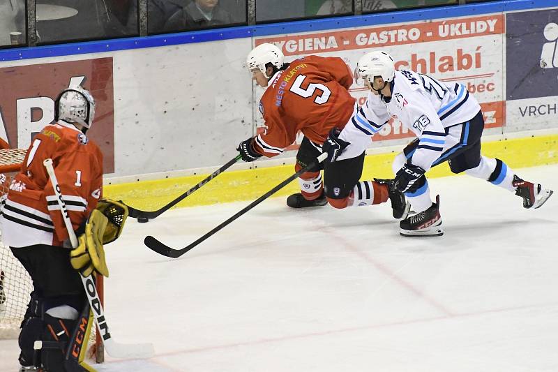 8. kolo západní konference 2. ligy - sezona 2022/2023: HC Stadion Vrchlabí - SHC Klatovy (na snímku hokejisté v červených dresech) 4:3.