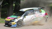 Posádky při předstartovní show a na tratích Rally Agropa