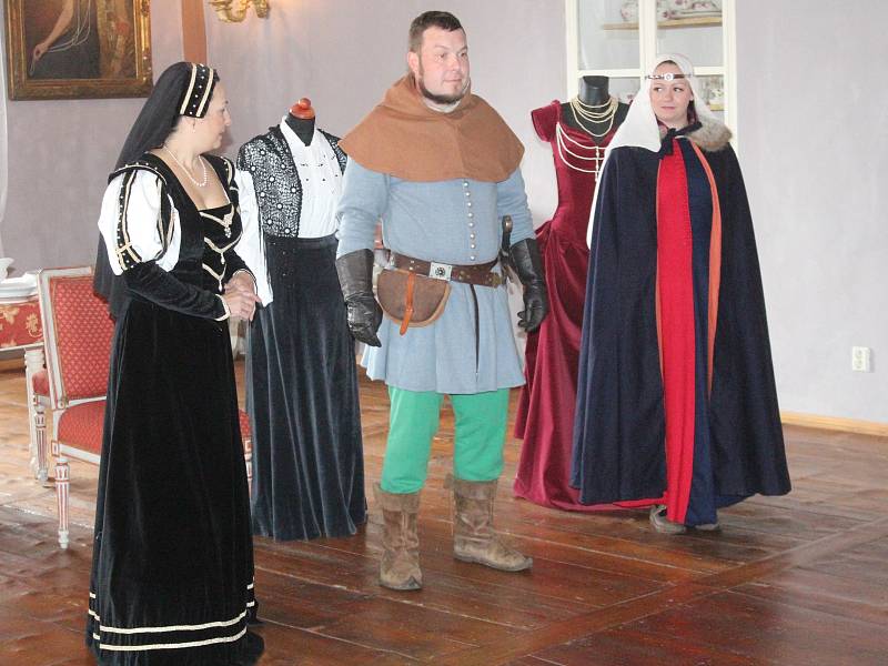 V zámku v Chudenicích se konaly prohlídky plné módy.