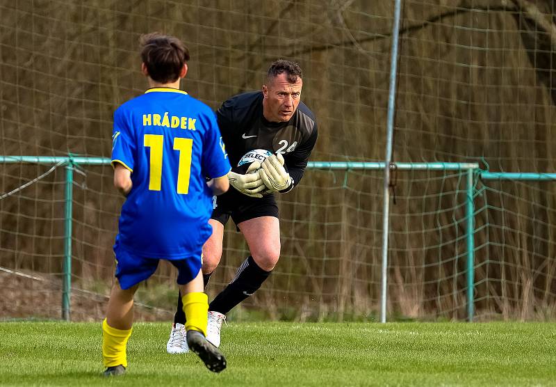 19. kolo I. A třídy: Svatobor Hrádek (modří) - Žákava 0:4.