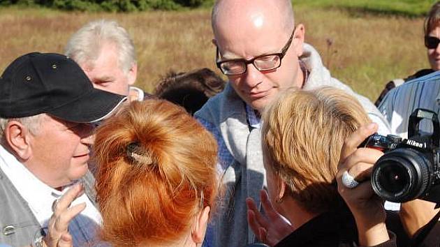 Návštěva Bohuslava Sobotky a na Šumavě a protest obyvatel Šumavy