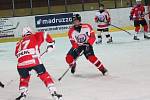 Žákovská liga starších žáků: HC Klatovy (v červeném) - HC Strakonice 3:7.