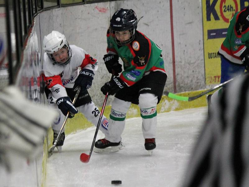 Krajský přebor 4. tříd: HC Klatovy (bílé dresy) - HC Domažlice 14:1