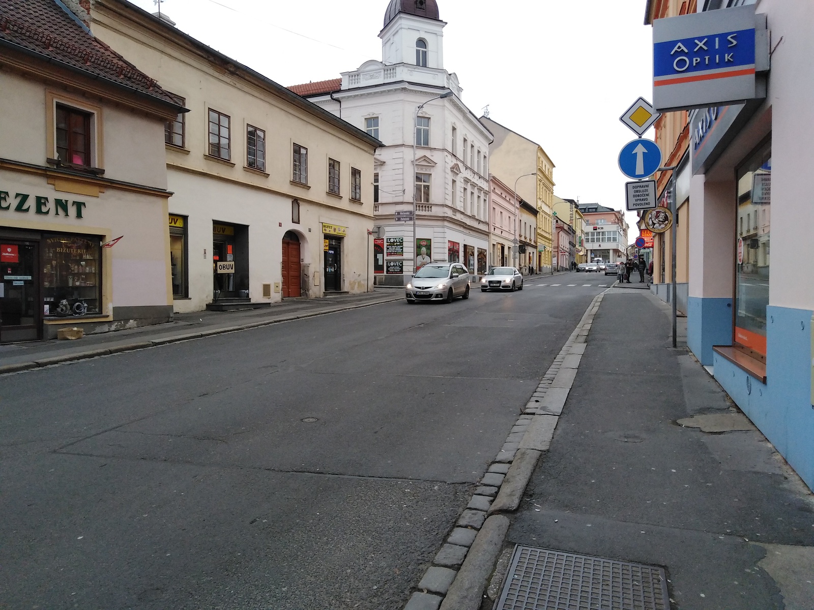 Oprava Pražské ulice se posouvá o rok, parkování bude po jedné straně -  Klatovský deník