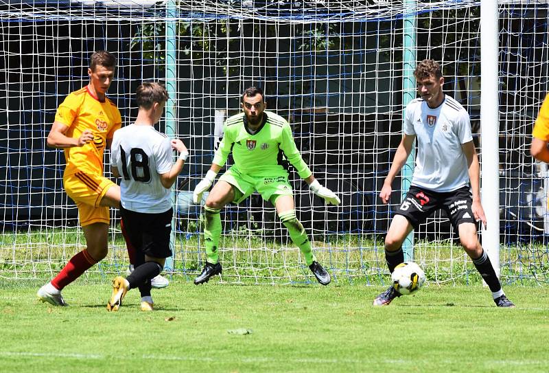 SK Dynamo České Budějovice (bílí) - FK Dukla Praha 3:1.