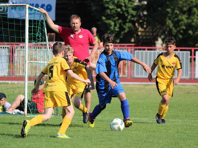 Okresní přebor mladších žáků 2017/2018: Klatovy B (žluté dresy) - Kolinec 9:0